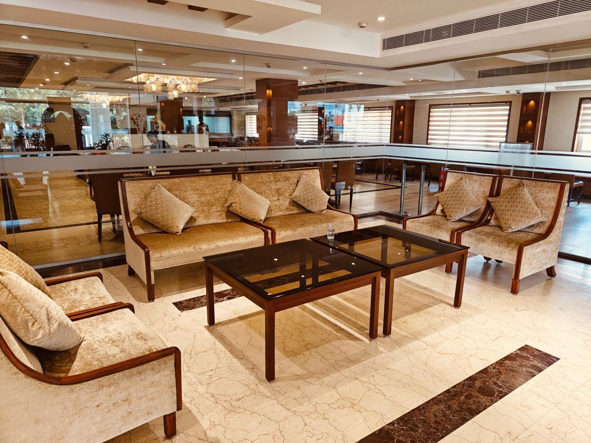 Mm Legacy - A Bergamont Hotel, Kanchipuram Eksteriør bilde