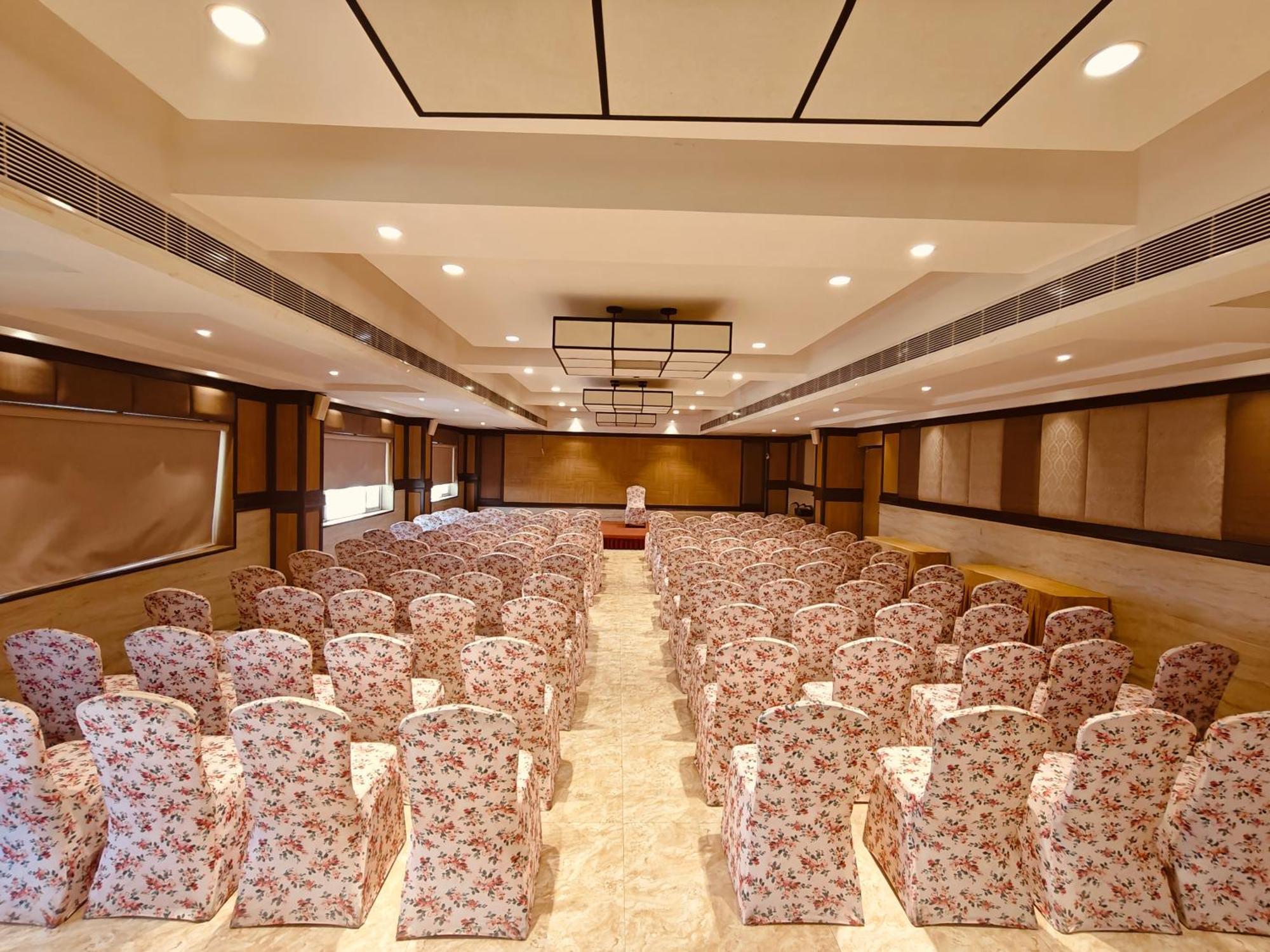 Mm Legacy - A Bergamont Hotel, Kanchipuram Eksteriør bilde